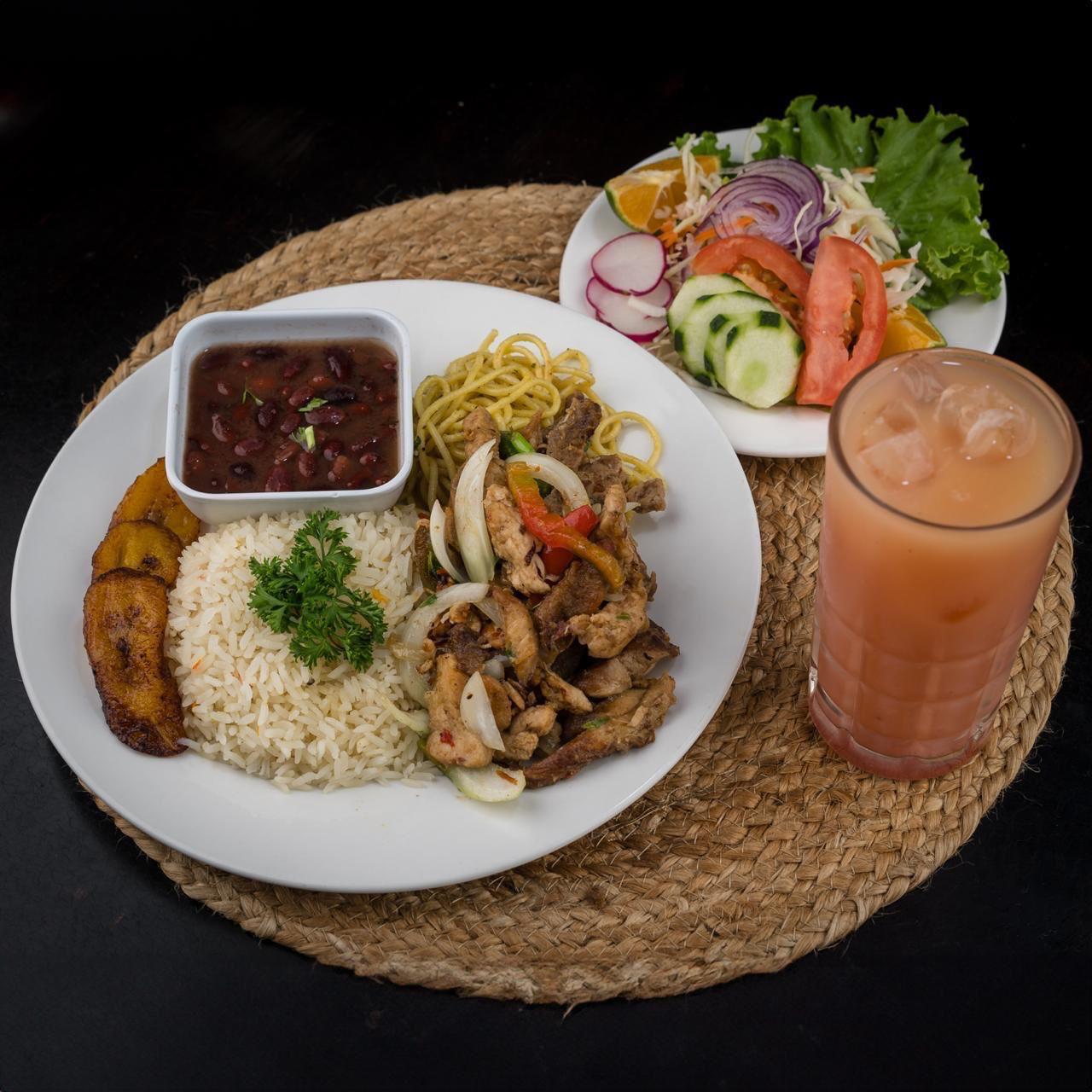 Pollo y res salteados